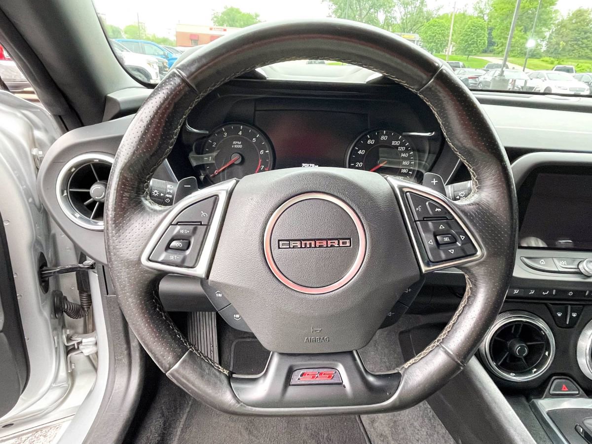 Used 2018 Chevrolet Camaro SS w/ LPO, Ground Effects Package RWD image 11