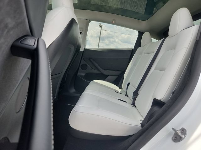 Used 2023 Tesla Model Y Long Range AWD/4WD image 6
