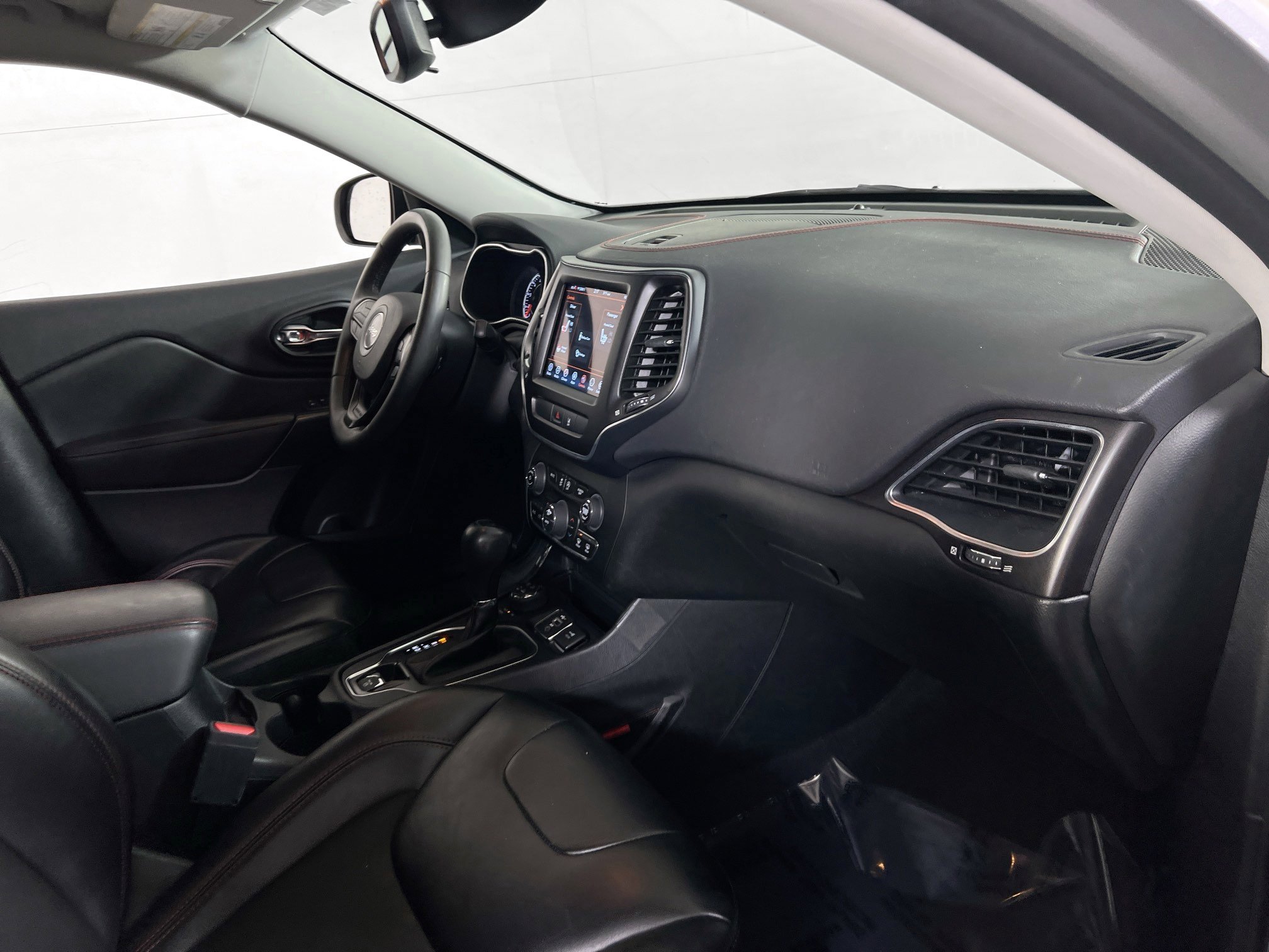 Used 2022 Jeep Cherokee Trailhawk w/ Trailer Tow Group image 27