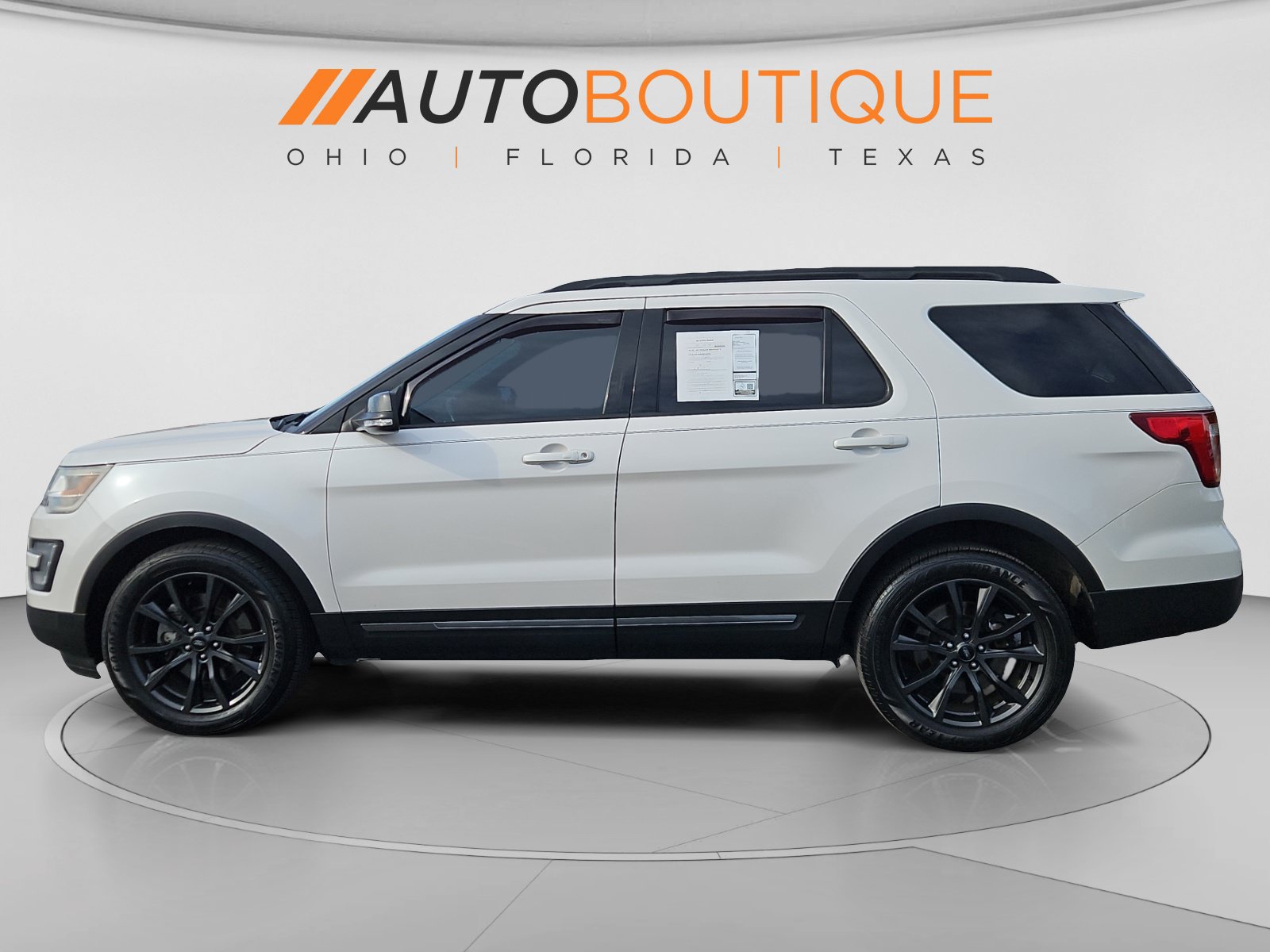 Used 2017 Ford Explorer XLT w/ Equipment Group 202A FWD image 2