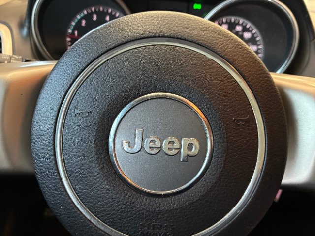 Used 2013 Jeep Grand Cherokee Overland w/ Advance Technology Group RWD image 19