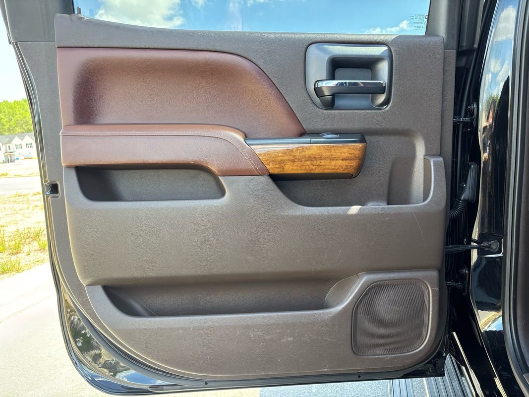 Used 2015 Chevrolet Silverado 2500 High Country w/ Duramax Plus Package image 24