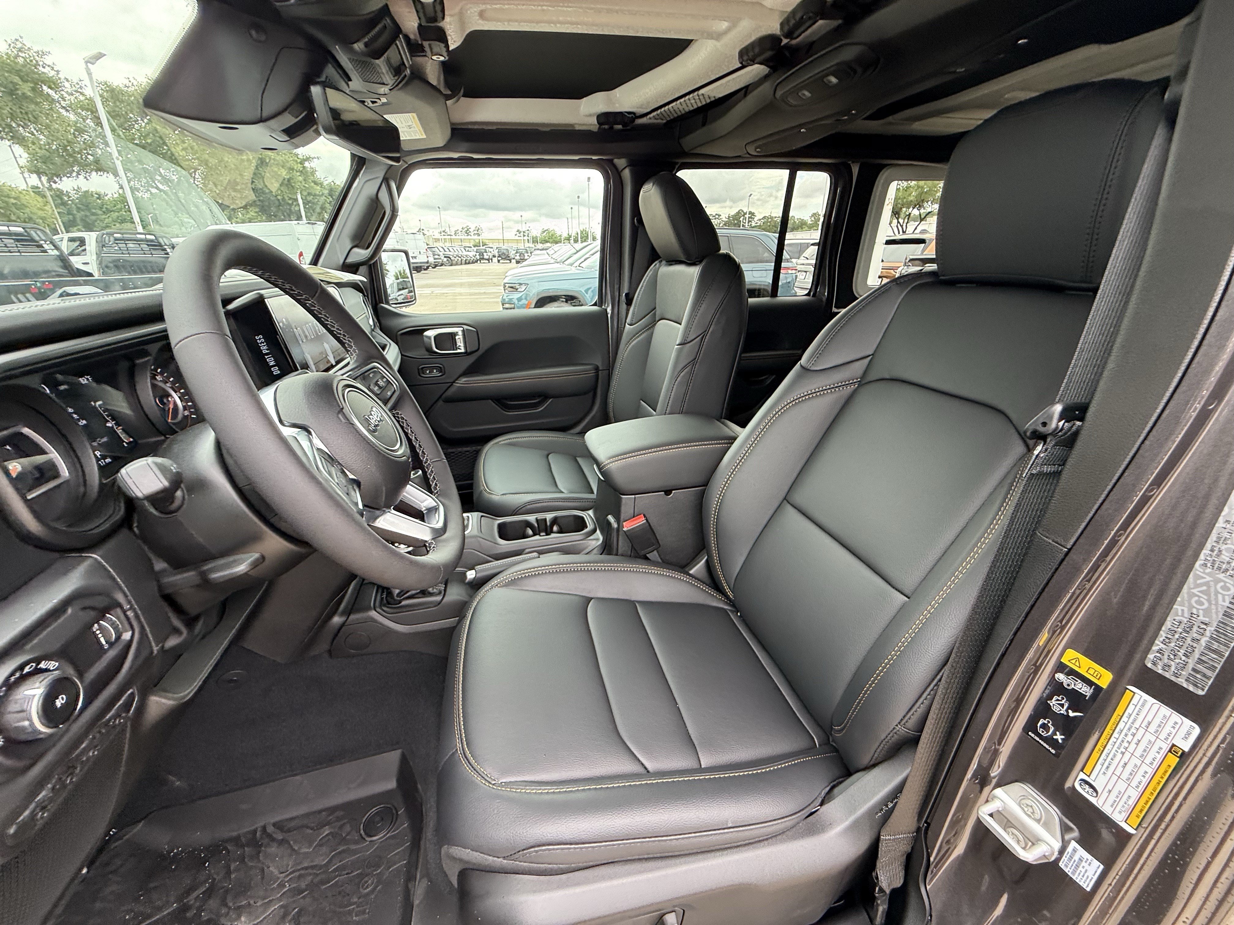 New 2026 Jeep Wrangler Unlimited Sahara AWD/4WD image 17