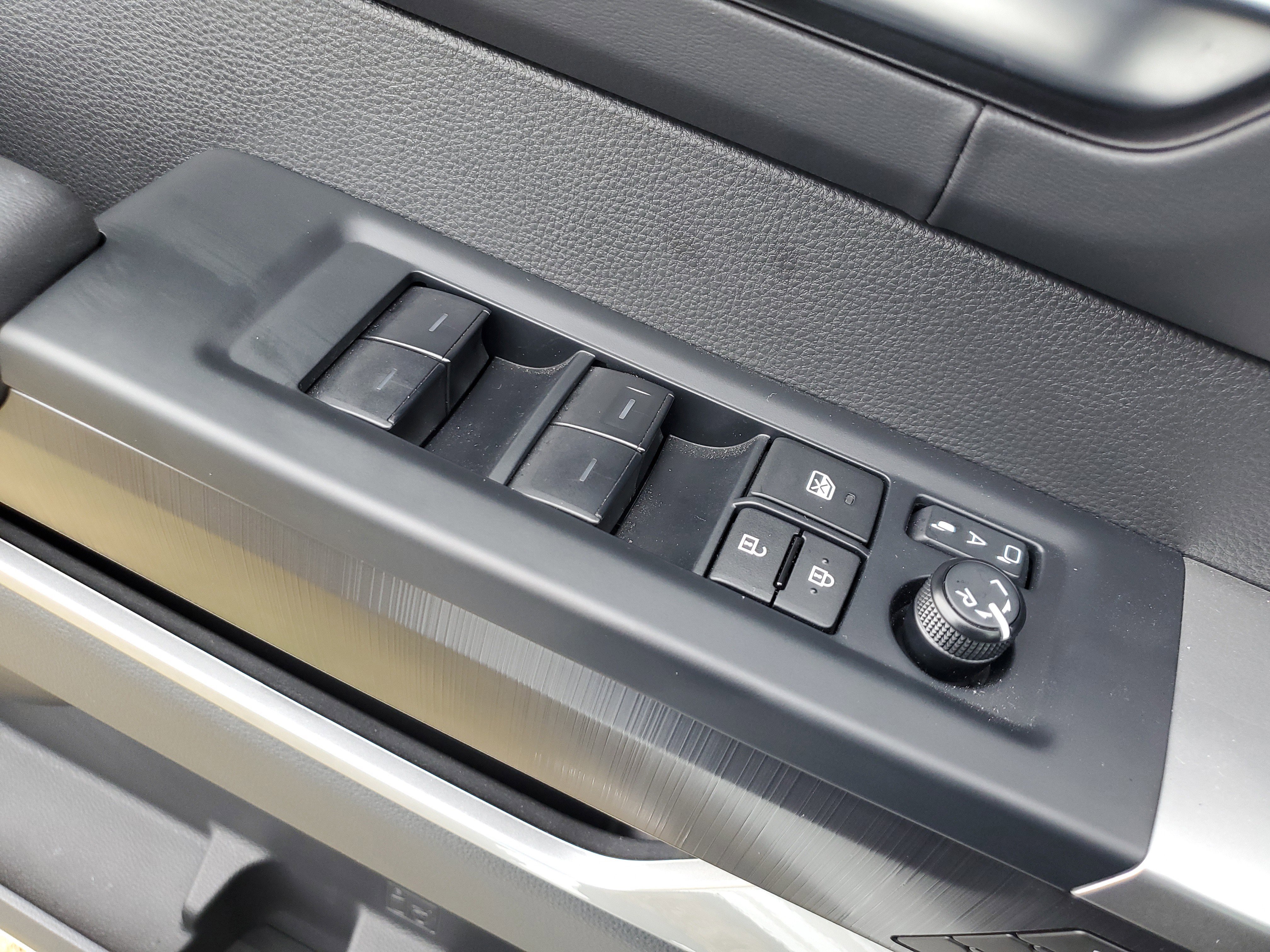 Used 2025 Toyota Tundra Platinum image 31