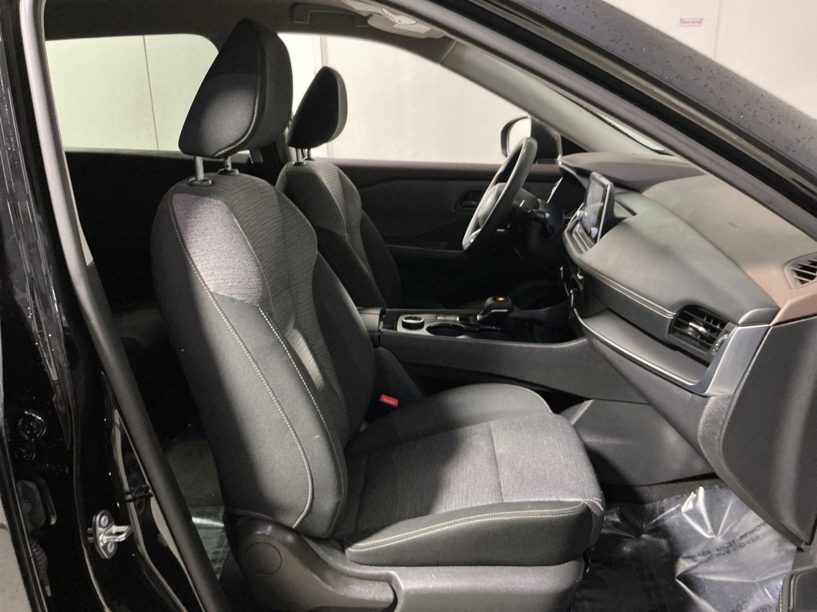 Used 2021 Nissan Rogue S image 32