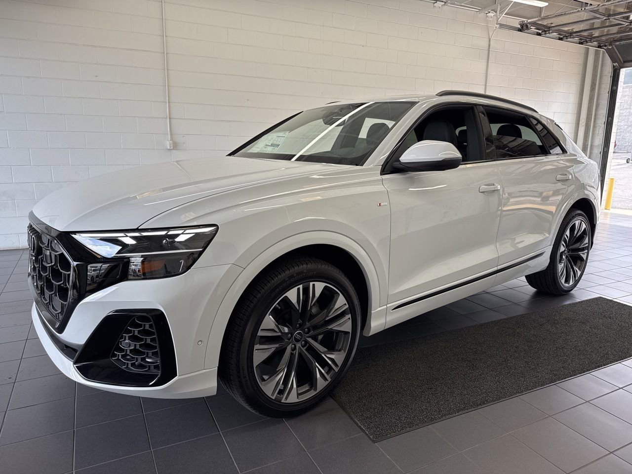 New 2025 Audi Q8 Premium Plus image 4