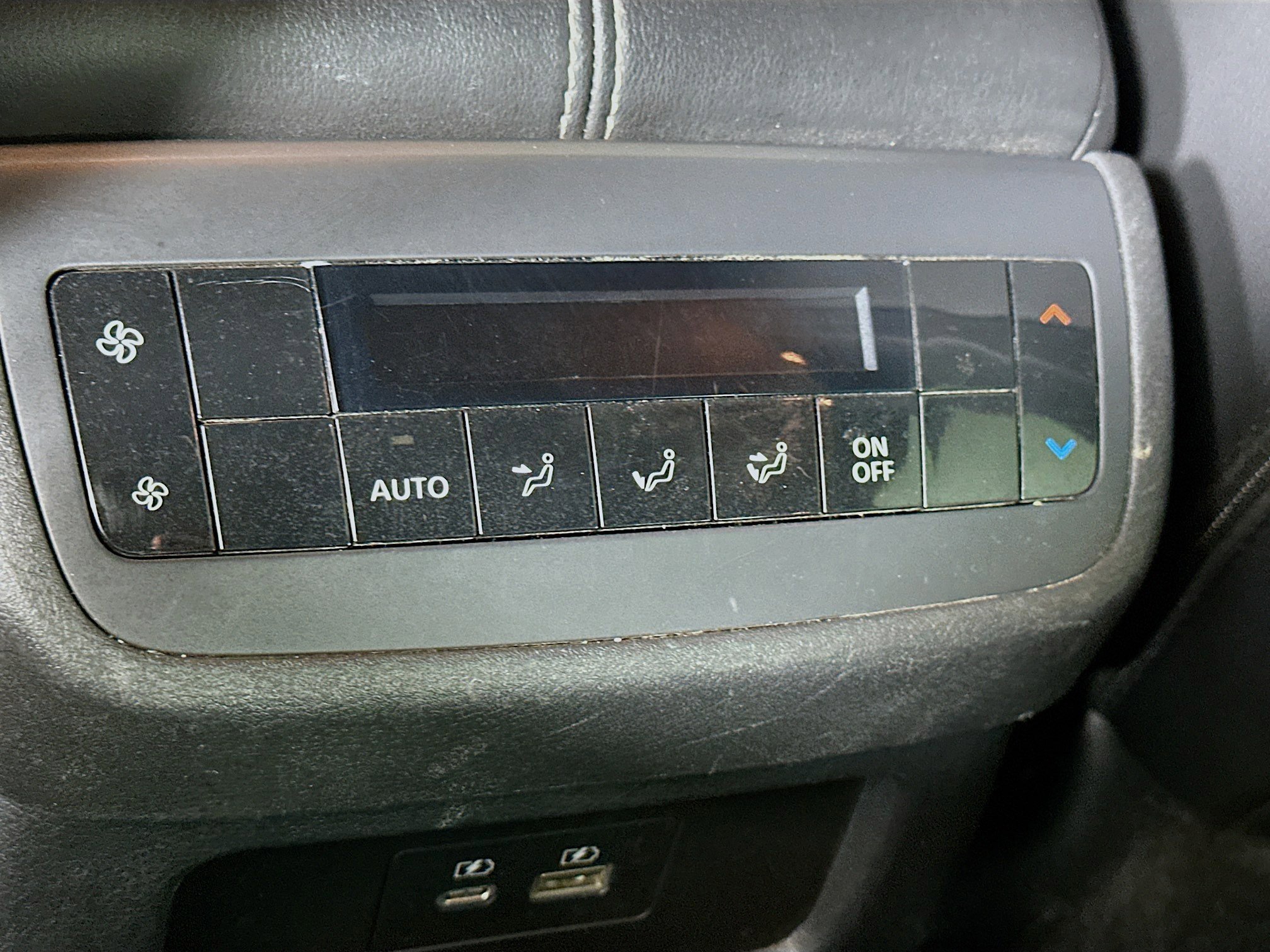 Used 2024 Nissan Pathfinder SL image 27