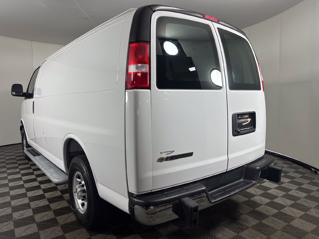 Used 2025 Chevrolet Express 2500 w/ Driver Convenience Package RWD image 3