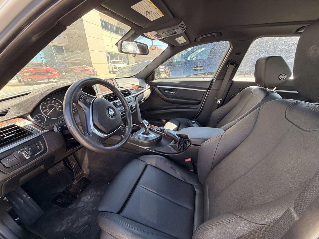 Used 2018 BMW 330i xDrive Sedan image 3