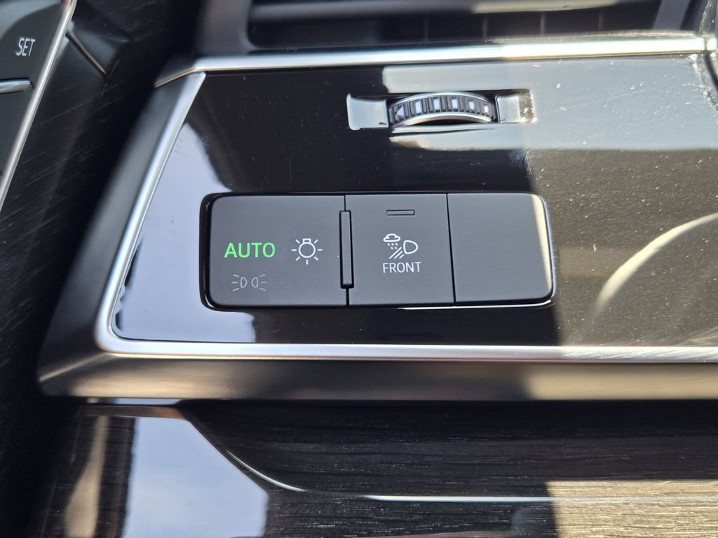 Certified 2025 Audi Q8 Premium Plus AWD/4WD image 27