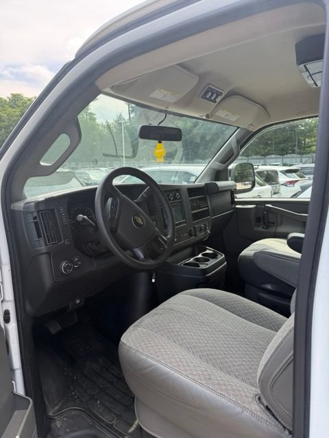 Used 2016 Chevrolet Express 3500 LT w/ LT Preferred Equipment Group RWD image 5