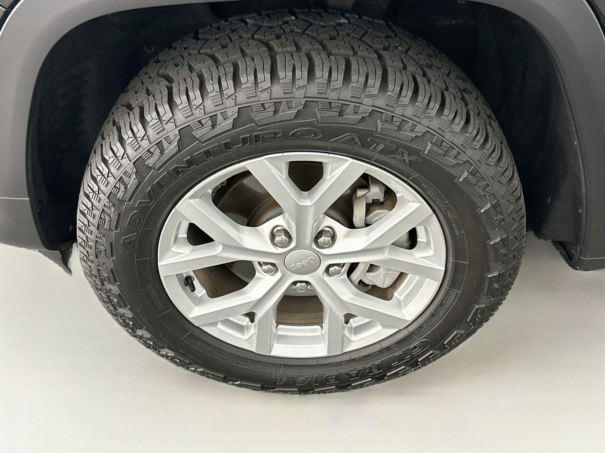 Used 2023 Jeep Grand Cherokee Limited AWD/4WD image 11