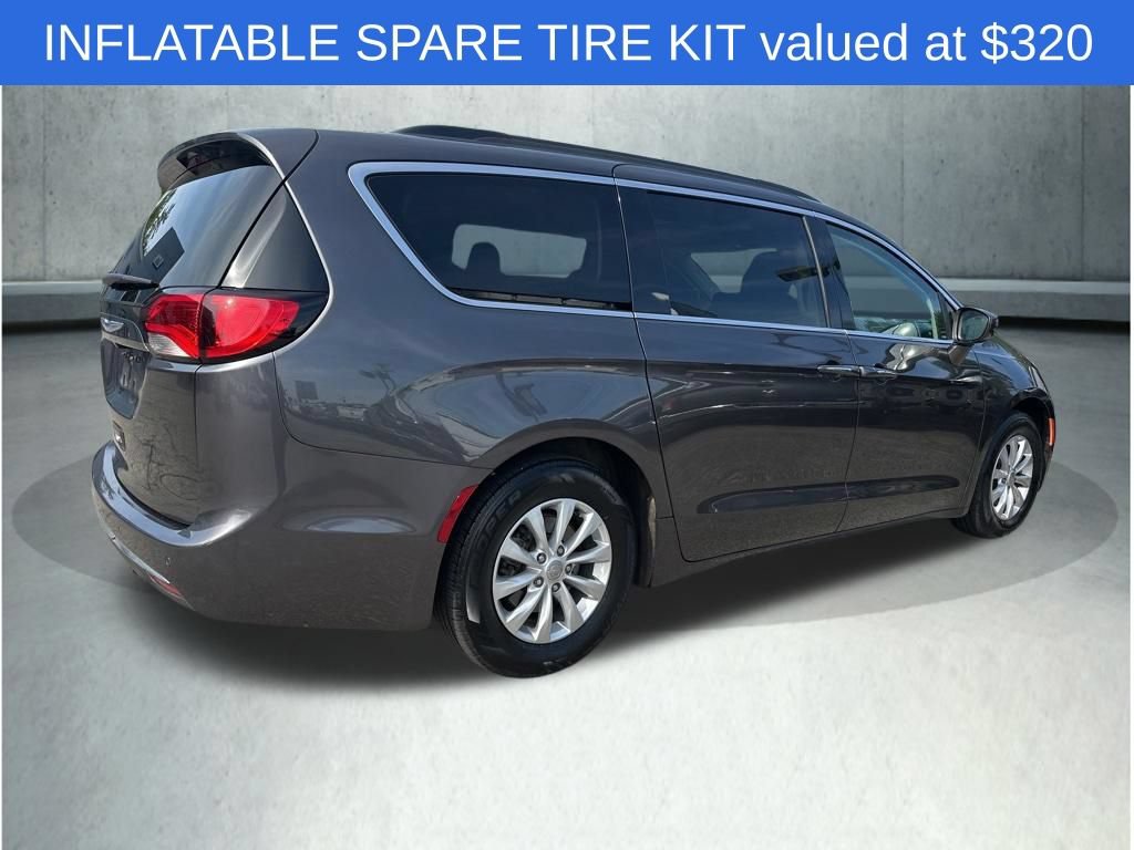 Used 2018 Chrysler Pacifica Touring Plus FWD image 7
