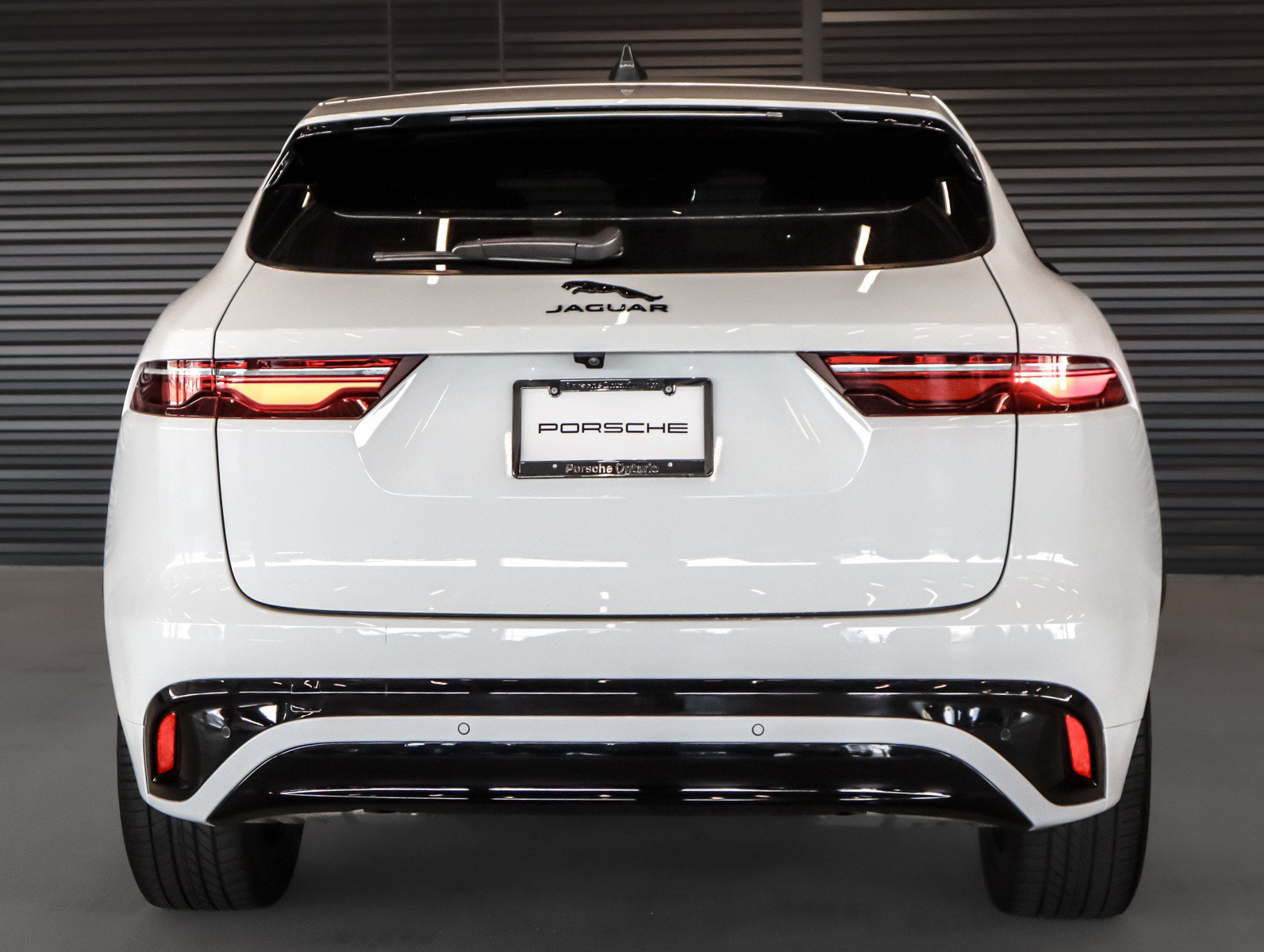 Used 2024 Jaguar F-PACE R-Dynamic S AWD/4WD image 13