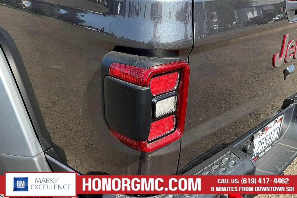 Used 2024 Jeep Gladiator Rubicon w/ Technology Group AWD/4WD image 23