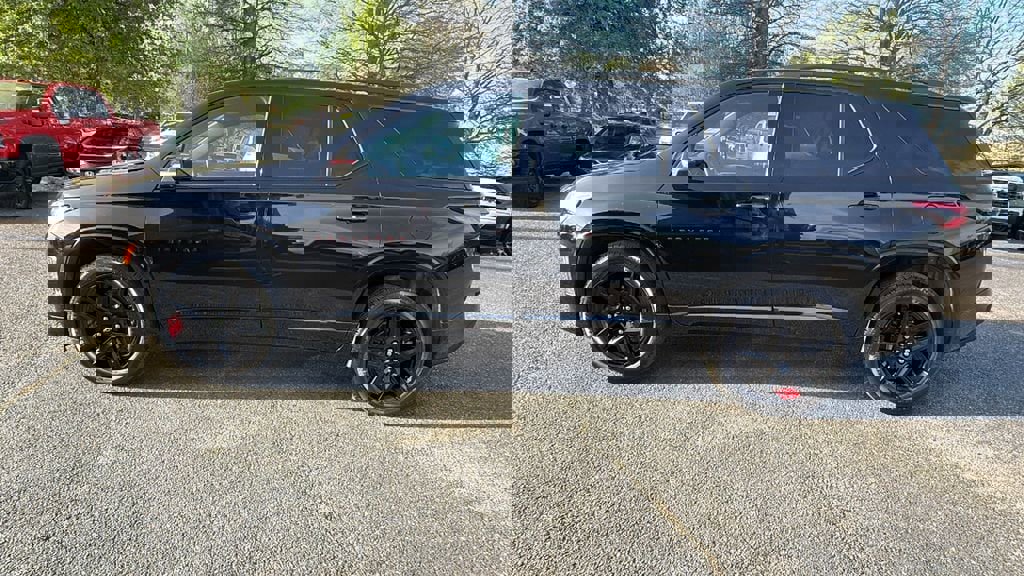 Certified 2023 Chevrolet Traverse Premier w/ Redline Edition image 8