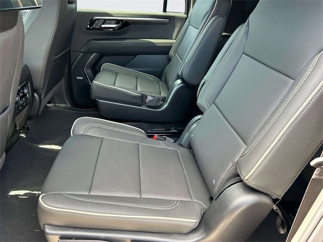 New 2026 Chevrolet Suburban Premier image 19