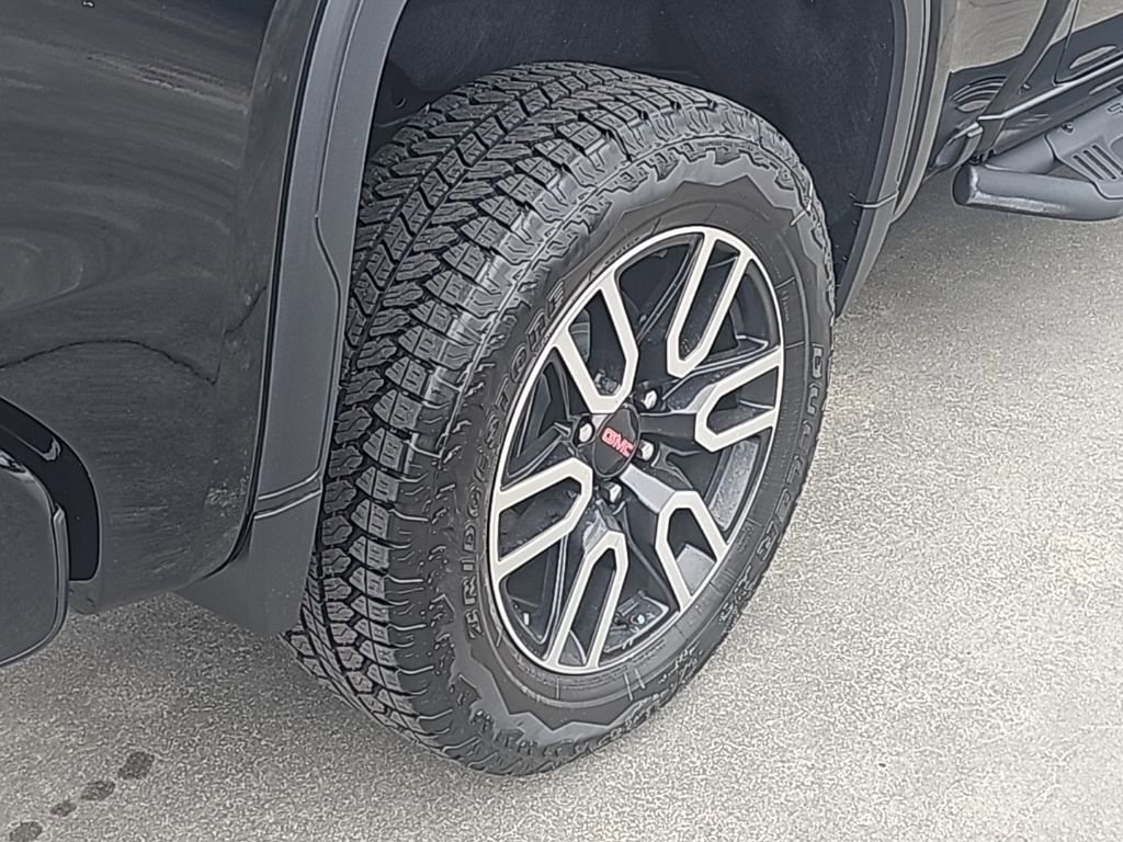 New 2026 GMC Sierra 1500 AT4 w/ AT4 Premium Package image 8