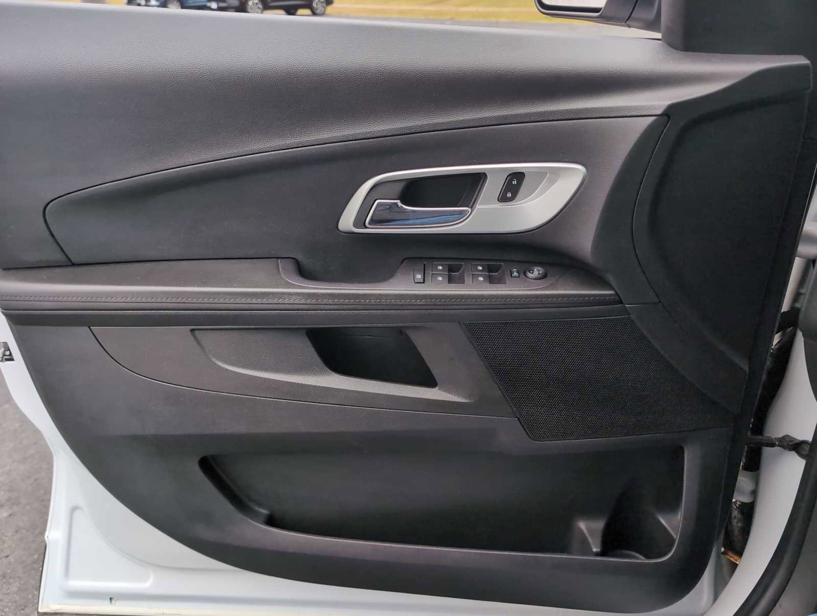 Used 2017 Chevrolet Equinox Premier image 20