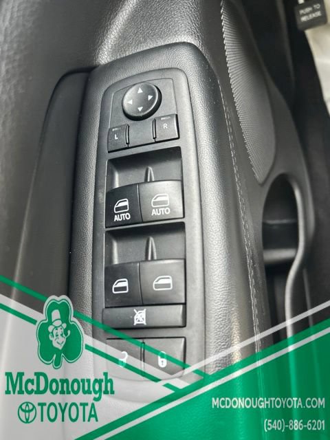 Used 2017 Jeep Grand Cherokee Altitude RWD image 15