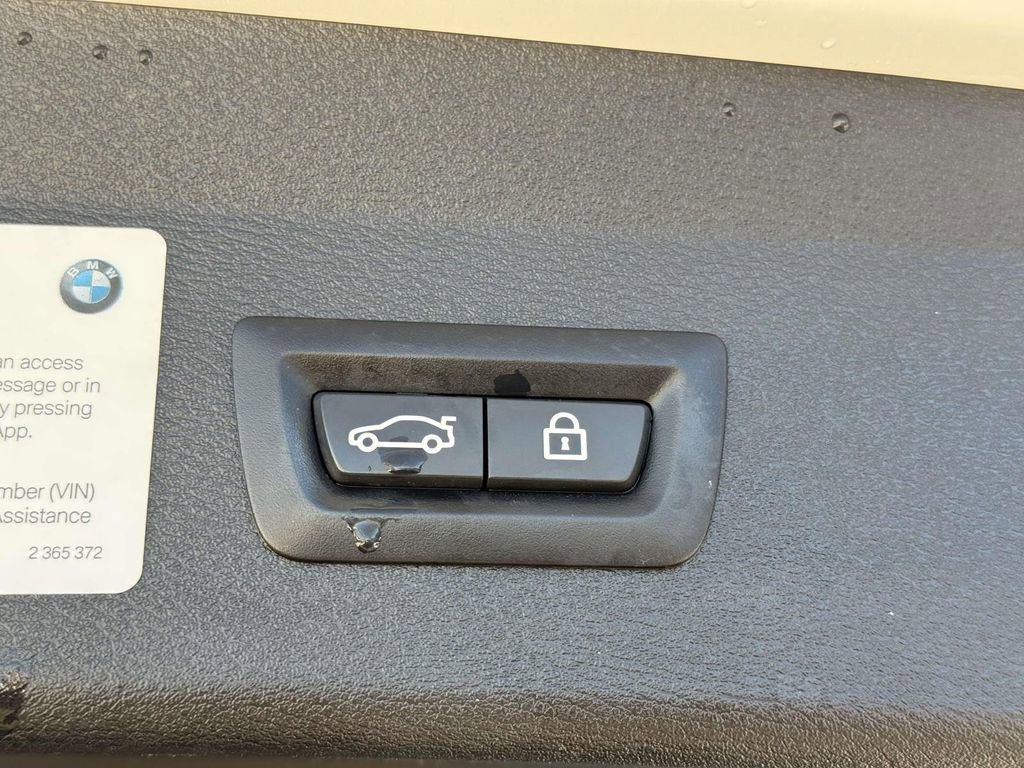 Used 2018 BMW X1 xDrive28i image 9