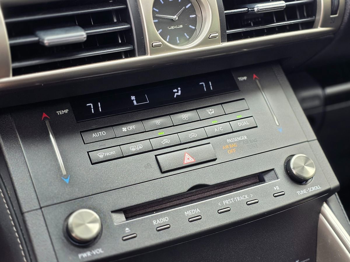 Used 2016 Lexus IS 200t image 33