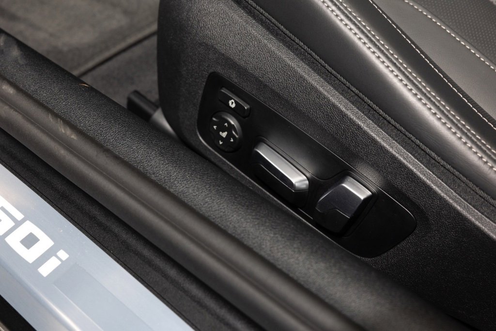 Used 2024 BMW M850i xDrive Convertible image 33