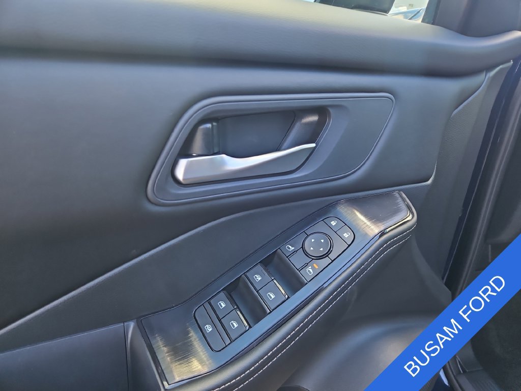 Used 2026 Nissan Rogue SV FWD image 18