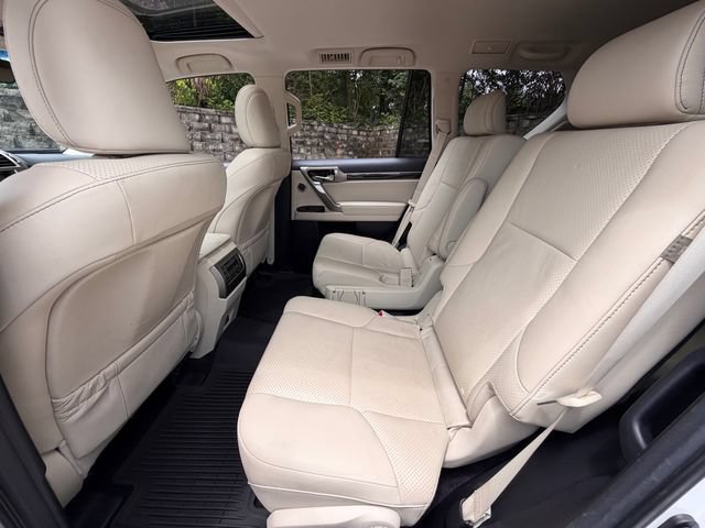 Used 2021 Lexus GX 460 Luxury w/ Sport Design Package AWD/4WD image 34