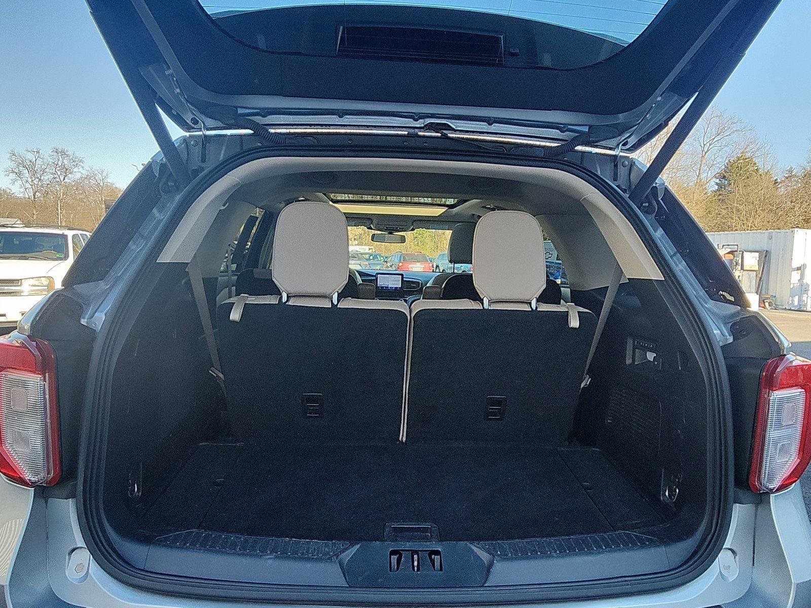 Used 2021 Ford Explorer Limited w/ Equipment Group 301A image 26