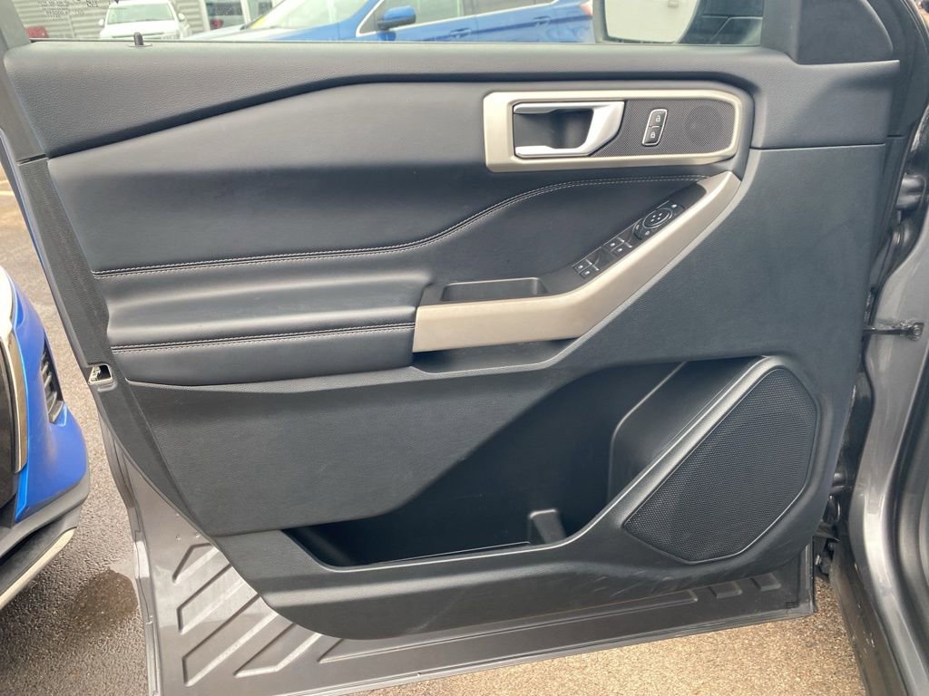 Certified 2023 Ford Explorer XLT w/ Equipment Group 202A image 15