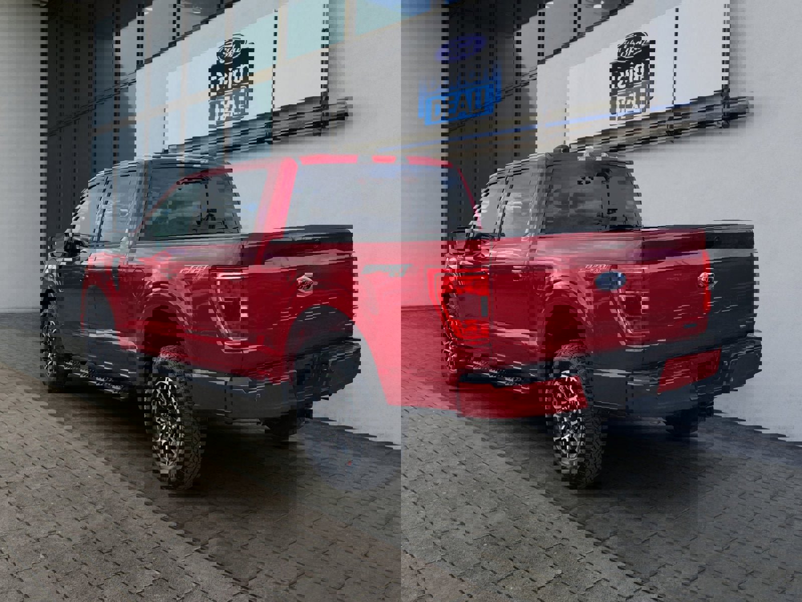 Used 2022 Ford F150 XLT w/ Equipment Group 302A High image 5