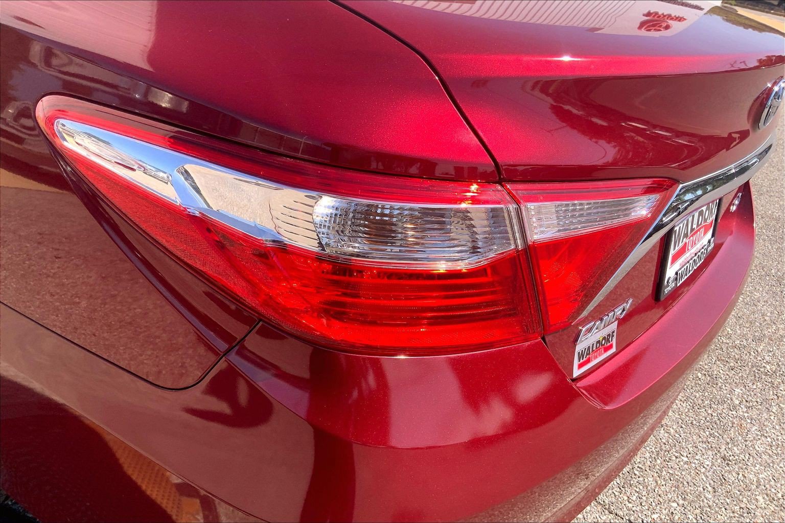 Used 2017 Toyota Camry XLE w/ Moonroof Package FWD image 34
