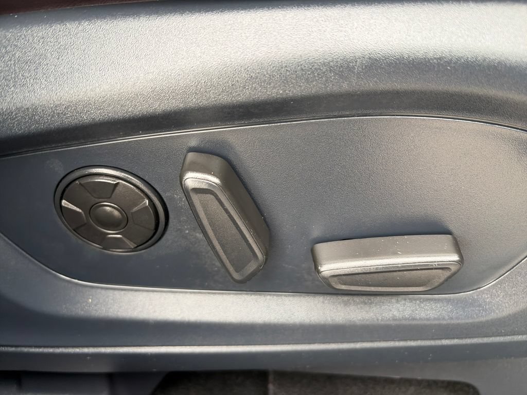 Used 2025 Ford Explorer Platinum AWD/4WD image 15