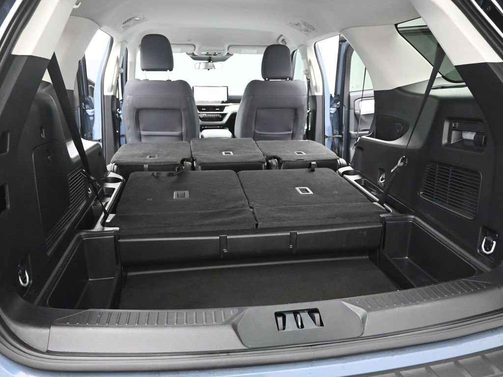 Used 2025 Ford Explorer Active image 24