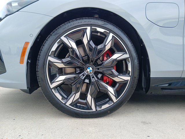 New 2027 BMW 550e xDrive w/ Executive Package AWD/4WD image 5