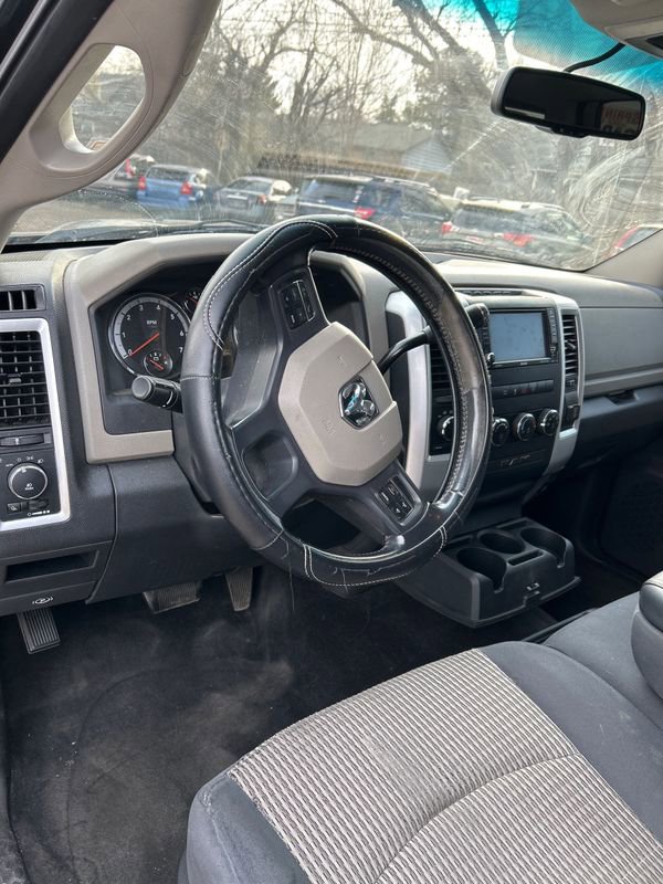 Used 2012 RAM 1500 Big Horn w/ Luxury Group image 2