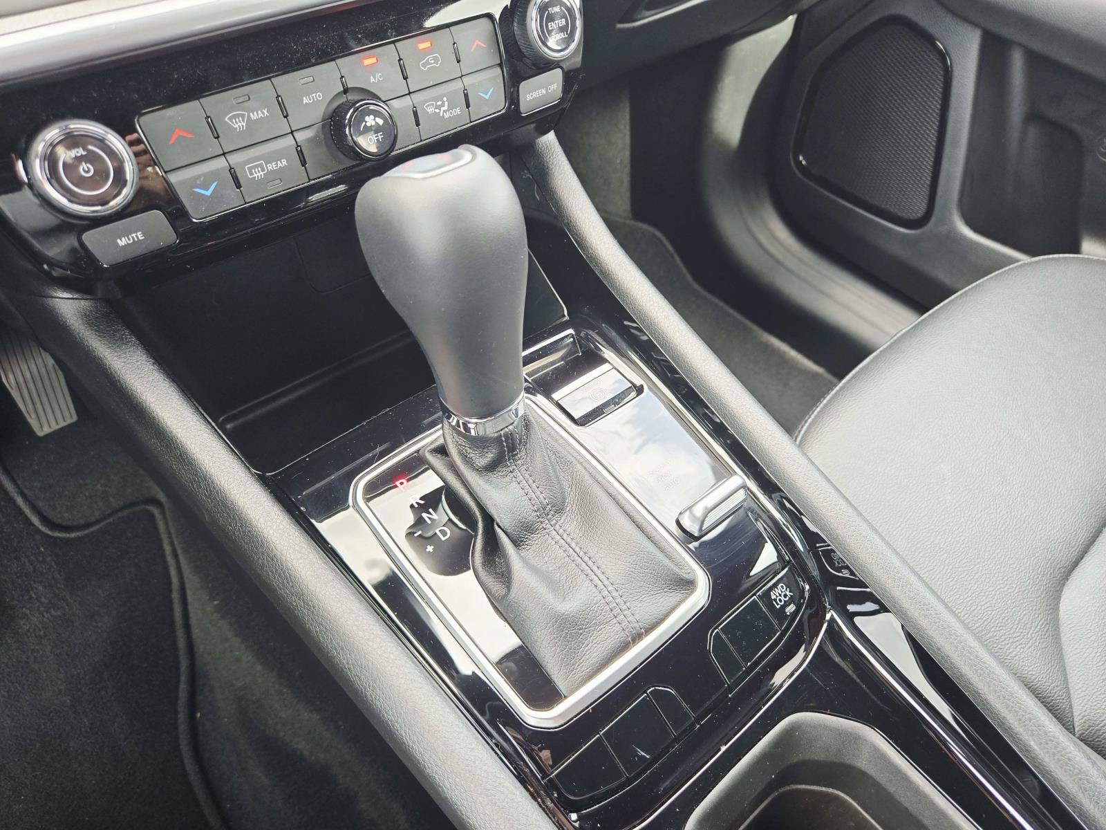 Used 2024 Jeep Compass Limited AWD/4WD image 31