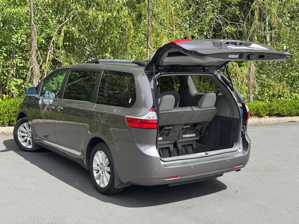 Used 2015 Toyota Sienna XLE w/ XLE Navigation Package AWD/4WD image 34