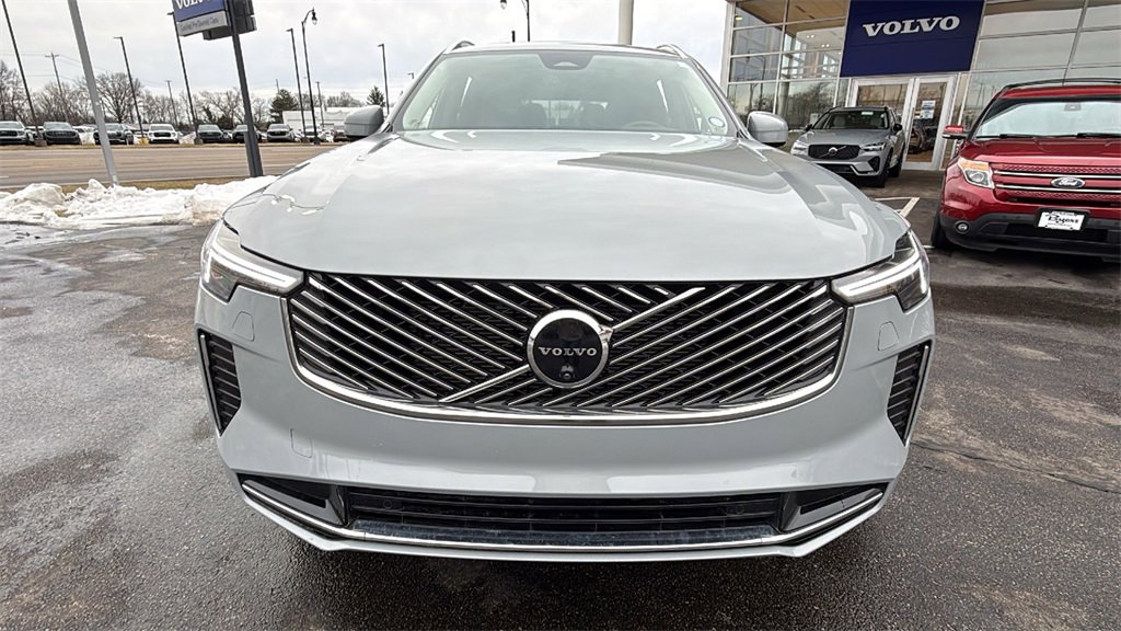 Certified 2025 Volvo XC90 B5 Plus image 33