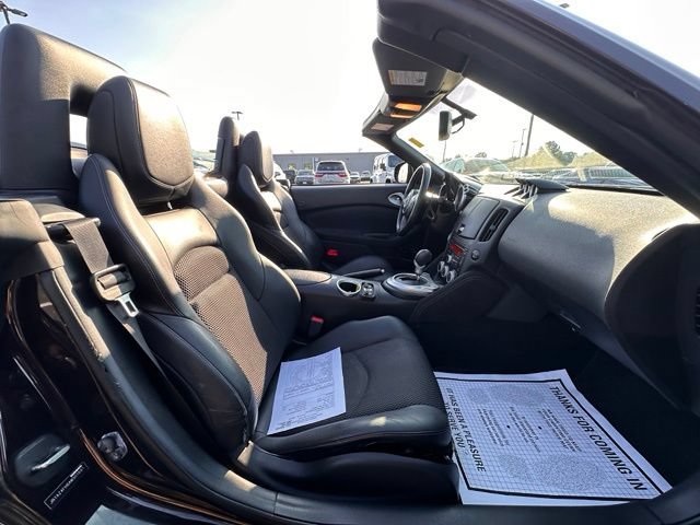 Used 2010 Nissan 370Z Touring RWD image 29
