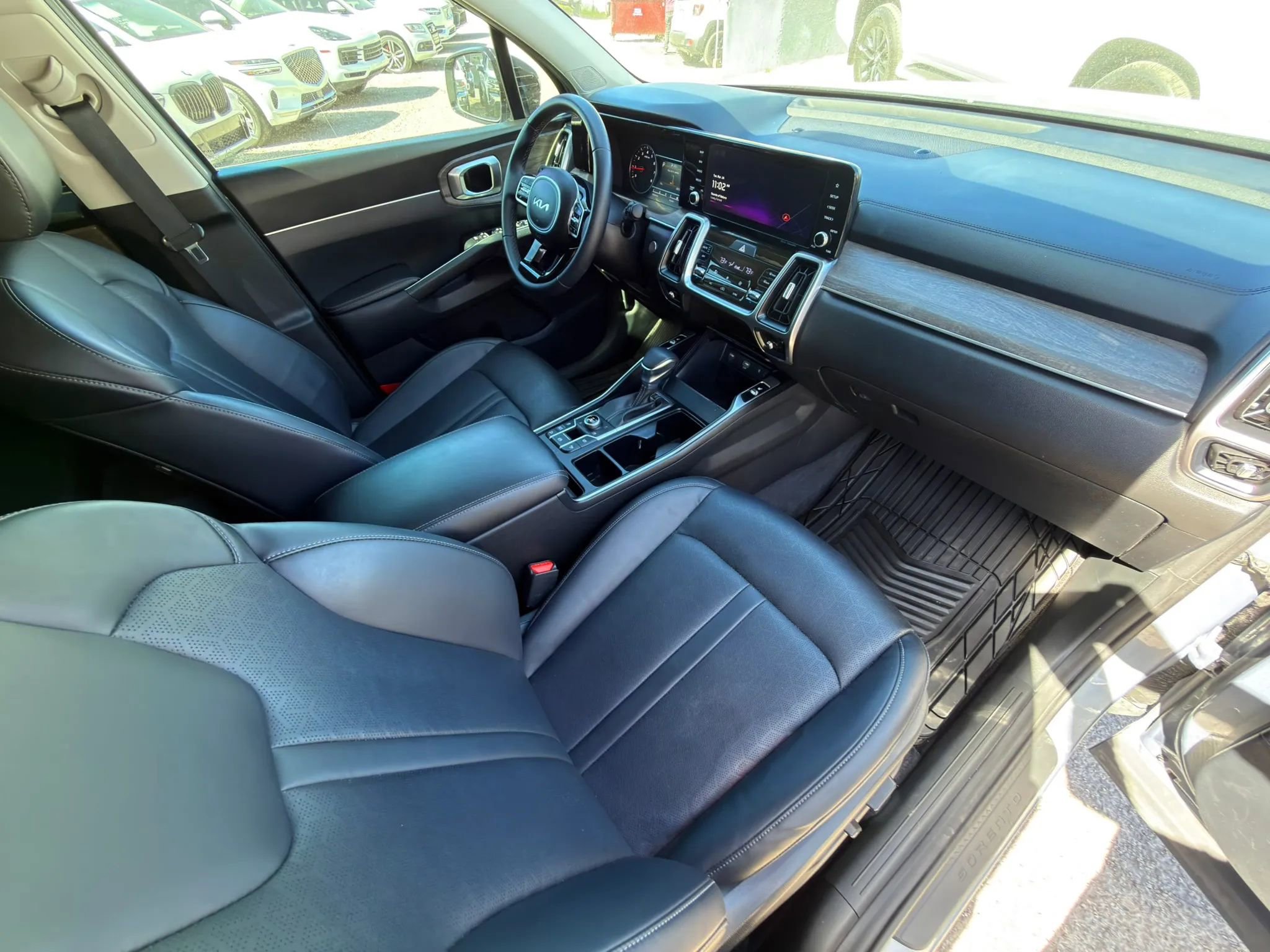 Used 2023 Kia Sorento X-Line EX image 8