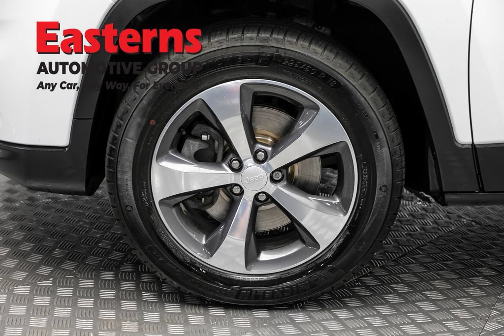 Used 2019 Jeep Cherokee Limited AWD/4WD image 34