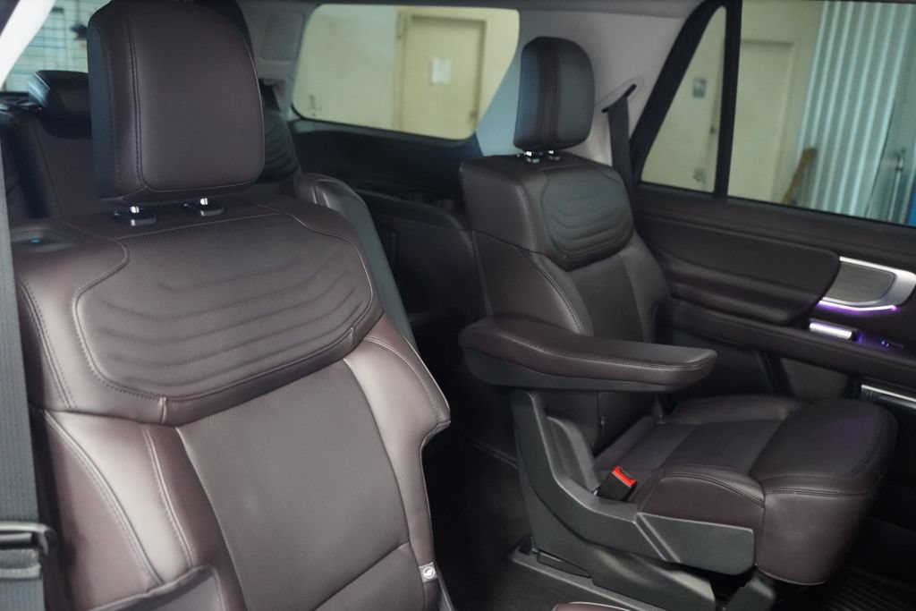 New 2025 Ford Expedition Platinum w/ Platinum Ultimate Package AWD/4WD image 24
