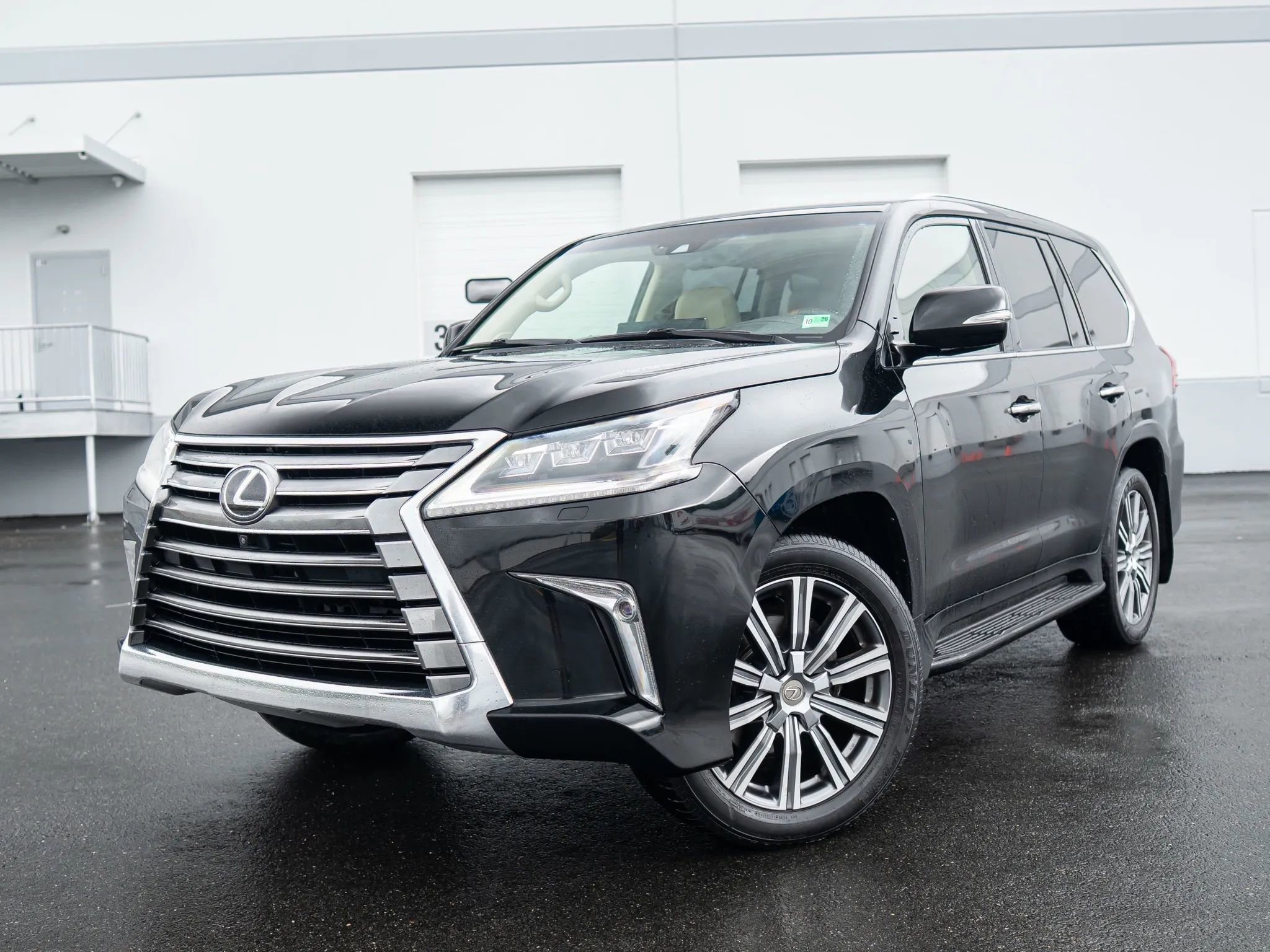 Used 2017 Lexus LX 570 4WD w/ Luxury Package image 1