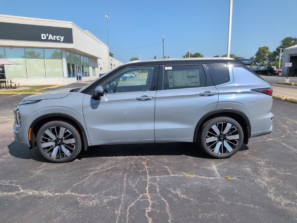 New 2026 Mitsubishi Outlander SEL FWD image 11