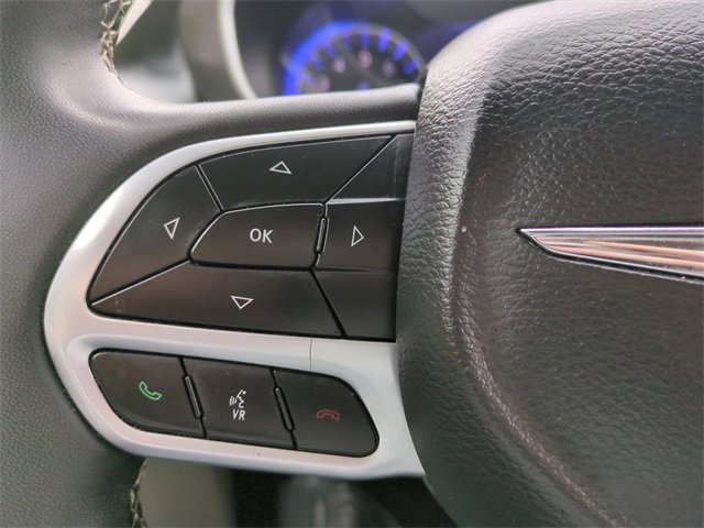 Used 2024 Chrysler Pacifica Touring-L image 24