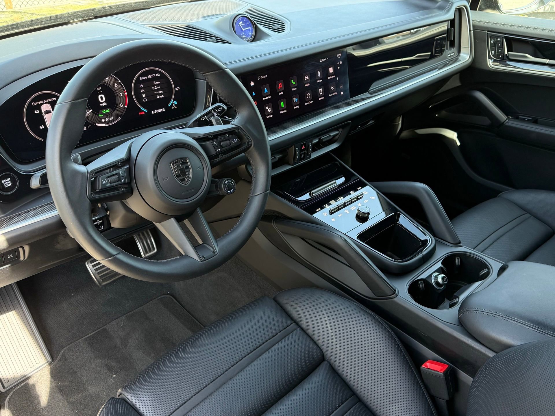 Certified 2025 Porsche Cayenne Turbo image 4