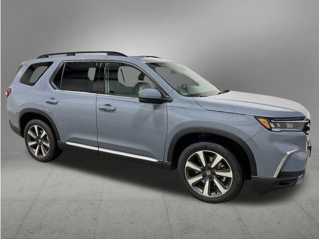 New 2025 Honda Pilot Touring image 9