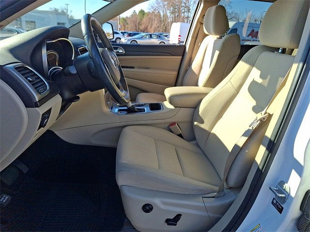 Used 2022 Jeep Grand Cherokee Laredo E image 13